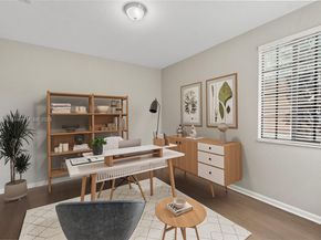 2649 Center Ct Dr 27, Weston FL 33332