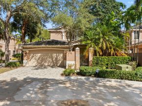 2649 Center Ct Dr 27, Weston FL 33332