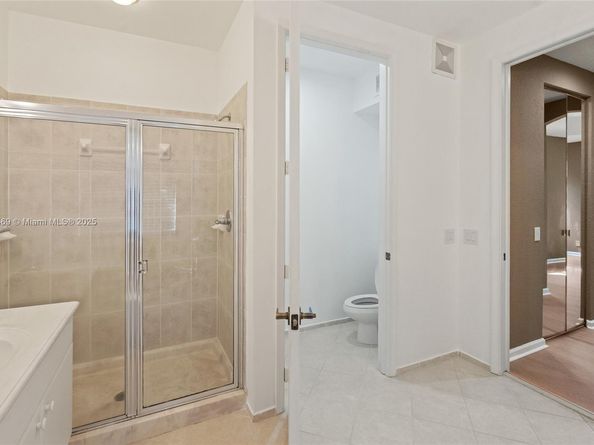 2649 Center Ct Dr 27, Weston FL 33332