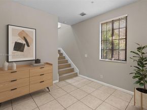 2649 Center Ct Dr 27, Weston FL 33332