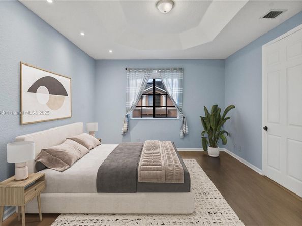 2649 Center Ct Dr 27, Weston FL 33332