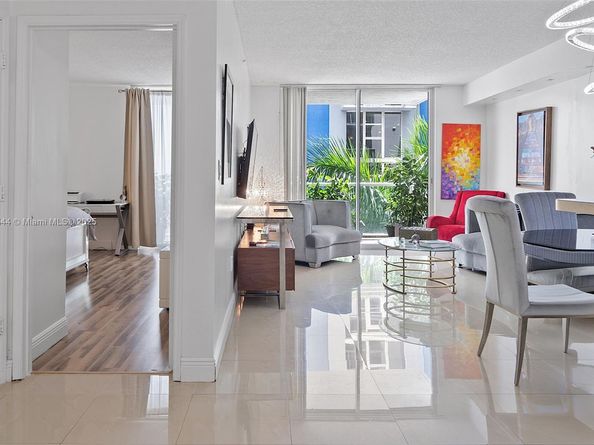 5091 NW 7th St 503, Miami FL 33126