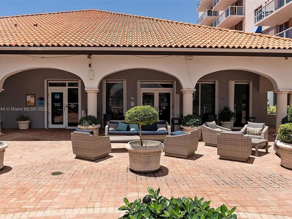 5091 NW 7th St 503, Miami FL 33126