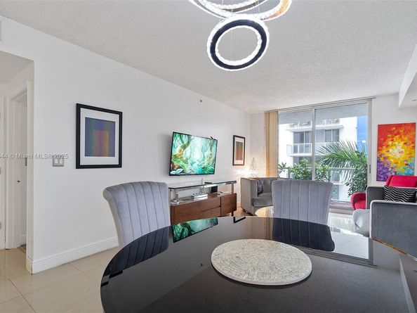 5091 NW 7th St 503, Miami FL 33126