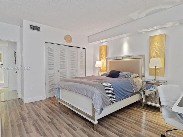 5091 NW 7th St 503, Miami FL 33126