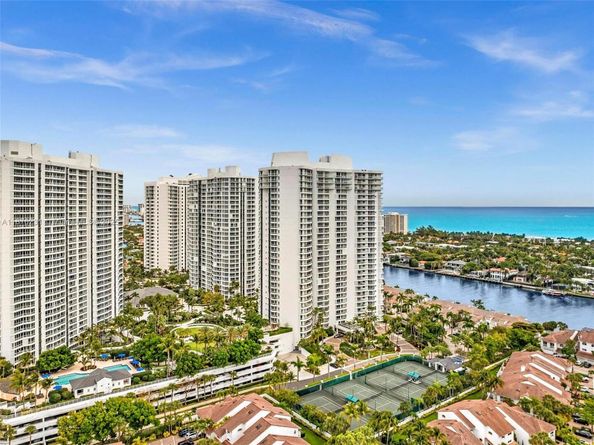 21050 Point Pl 302, Aventura FL 33180