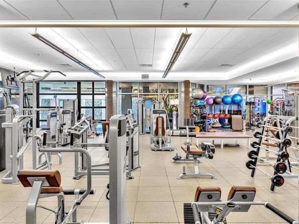 21050 Point Pl 302, Aventura FL 33180