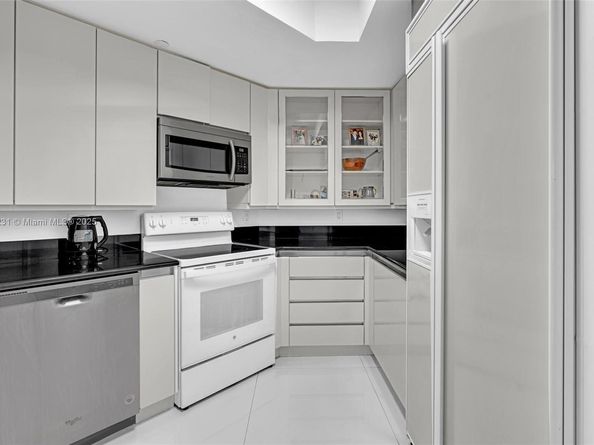 21050 Point Pl 302, Aventura FL 33180