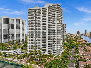 21050 Point Pl 302, Aventura FL 33180