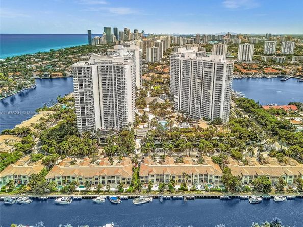 21050 Point Pl 302, Aventura FL 33180
