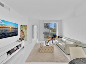 21050 Point Pl 302, Aventura FL 33180
