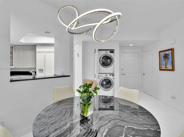 21050 Point Pl 302, Aventura FL 33180