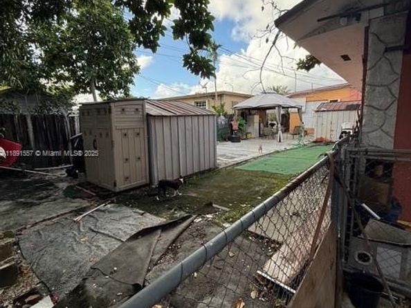 218 E 20th St, Hialeah FL 33010