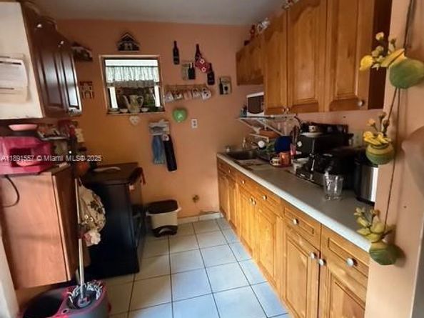 218 E 20th St, Hialeah FL 33010