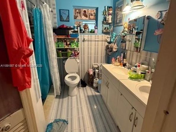 218 E 20th St, Hialeah FL 33010