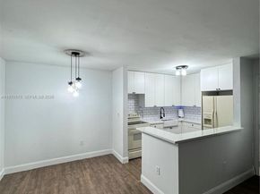 18965 NW 62nd Ave 105, Hialeah FL 33015