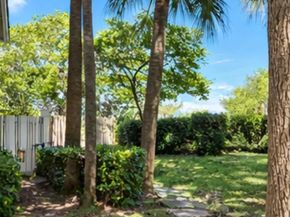 1125 Butternut Ln, Hollywood FL 33019