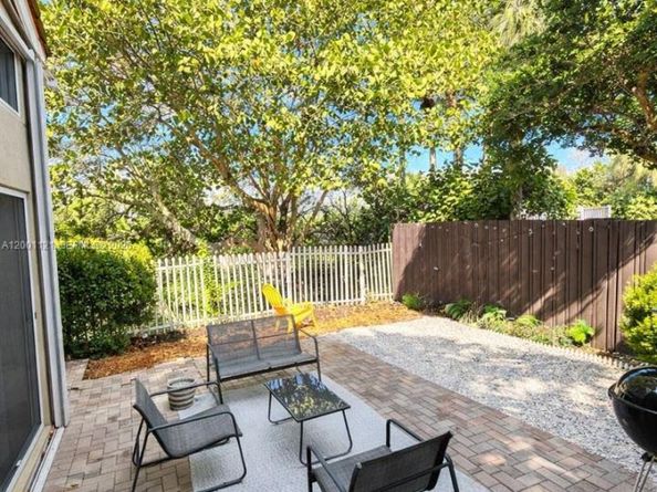 1125 Butternut Ln, Hollywood FL 33019
