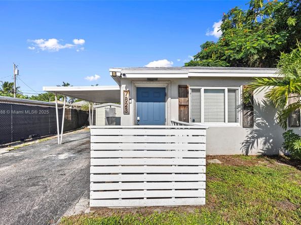 7823 Loomis St, Lantana FL 33462