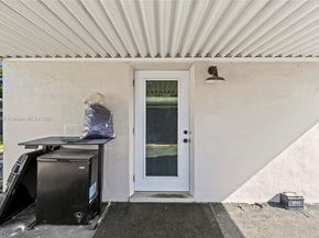 7823 Loomis St, Lantana FL 33462