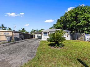7823 Loomis St, Lantana FL 33462