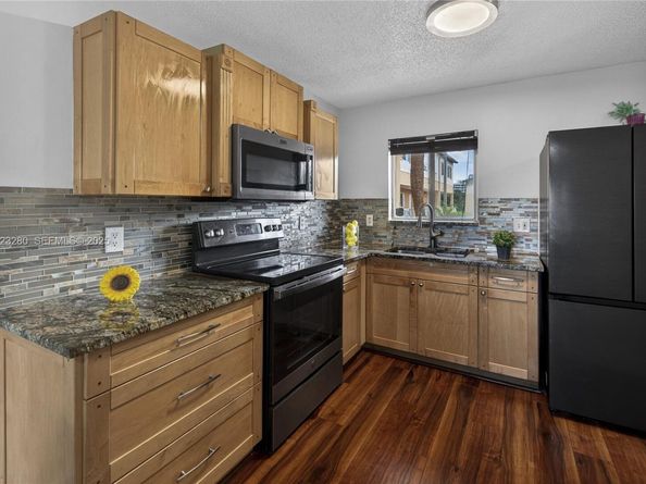 6205 Kendale Lakes Cir 279, Miami FL 33183