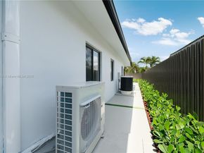 15563 SW 115th St, Miami FL 33196