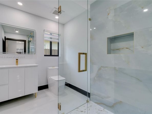 15563 SW 115th St, Miami FL 33196