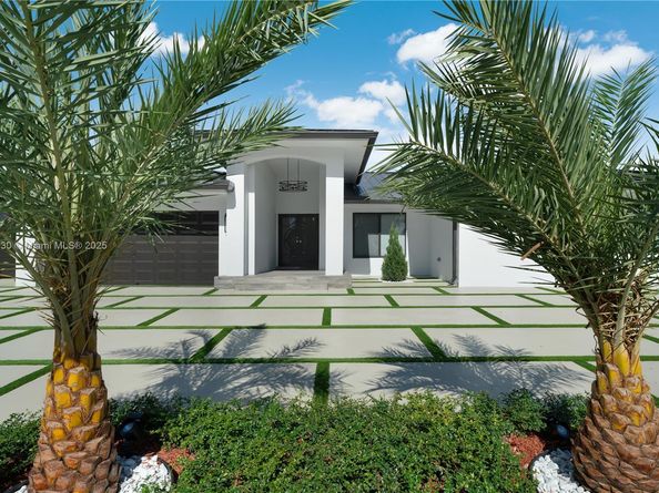 15563 SW 115th St, Miami FL 33196