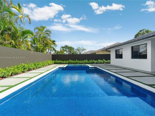 15563 SW 115th St, Miami FL 33196