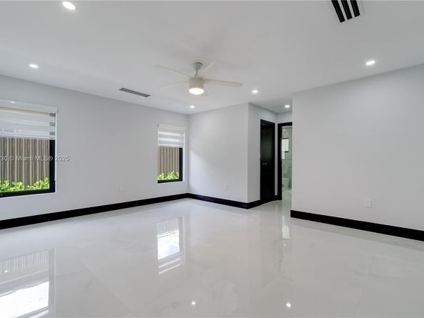 15563 SW 115th St, Miami FL 33196