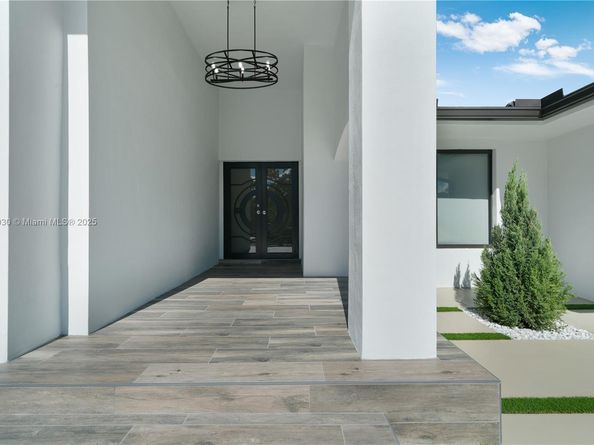 15563 SW 115th St, Miami FL 33196