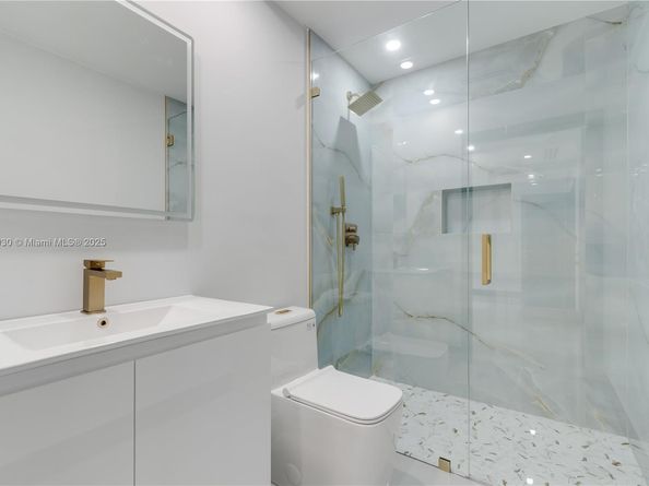 15563 SW 115th St, Miami FL 33196