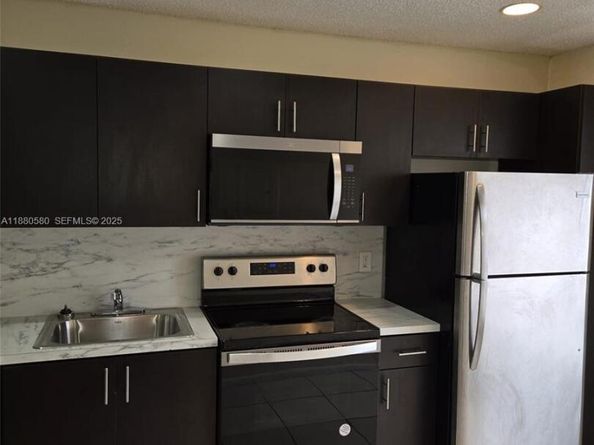 8043 SW 21st Ct 8043, Miramar FL 33025