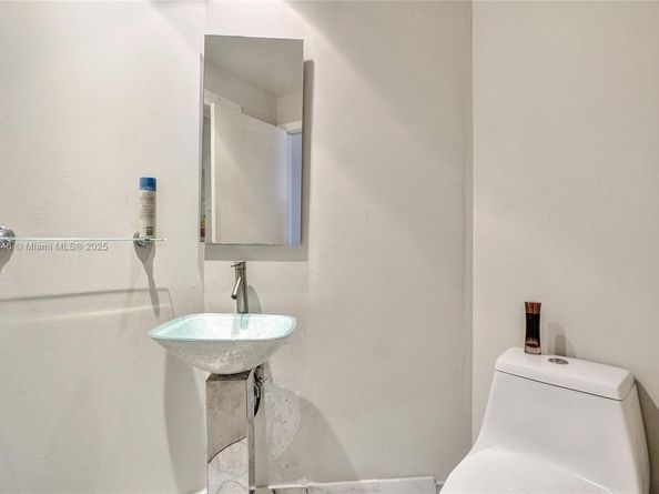 780 NE 69th St T1A, Miami FL 33138