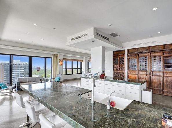 780 NE 69th St T1A, Miami FL 33138
