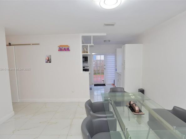 1330 N 69th Ave, Hollywood FL 33024