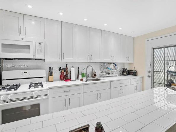 Undisclosed Address #A11914047, Miami Gardens FL 33179