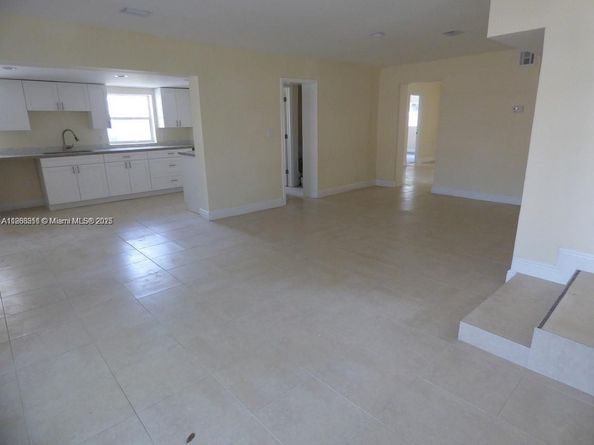 2507 N 66th Ave, Hollywood FL 33024