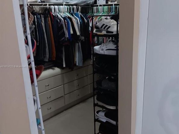 18870 NW 57th Ave 108, Hialeah FL 33015