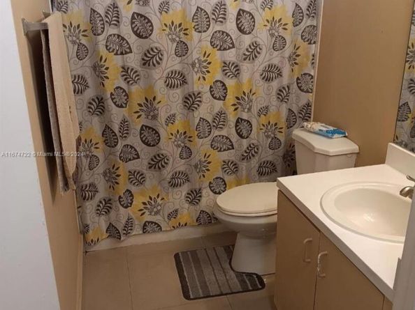 18870 NW 57th Ave 108, Hialeah FL 33015
