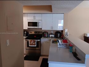18870 NW 57th Ave 108, Hialeah FL 33015