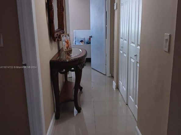 18870 NW 57th Ave 108, Hialeah FL 33015