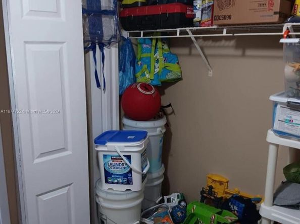 18870 NW 57th Ave 108, Hialeah FL 33015