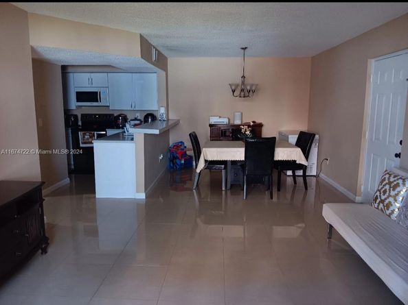 18870 NW 57th Ave 108, Hialeah FL 33015