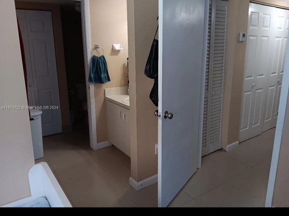 18870 NW 57th Ave 108, Hialeah FL 33015