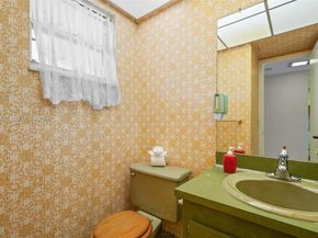 200 Ashbury Rd 205, Hollywood FL 33024