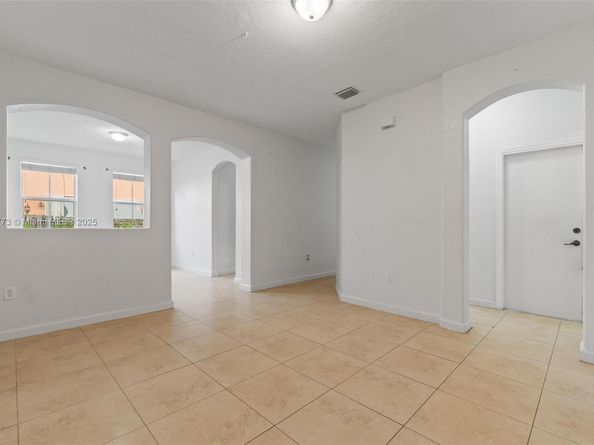 8394 NW 113th Path, Doral FL 33178