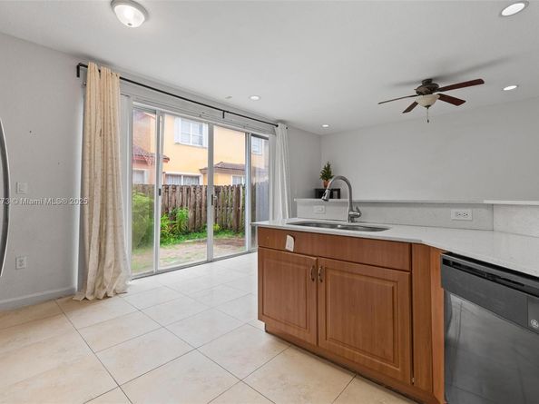 8394 NW 113th Path, Doral FL 33178