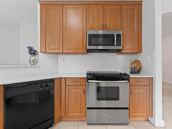 8394 NW 113th Path, Doral FL 33178